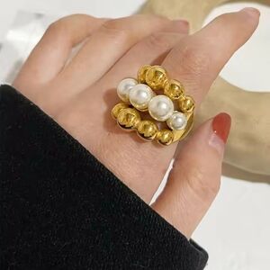 Elegant Gold and Pearl Beaded Ring